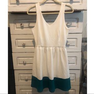 Barely Worn V-neck A-line Dress